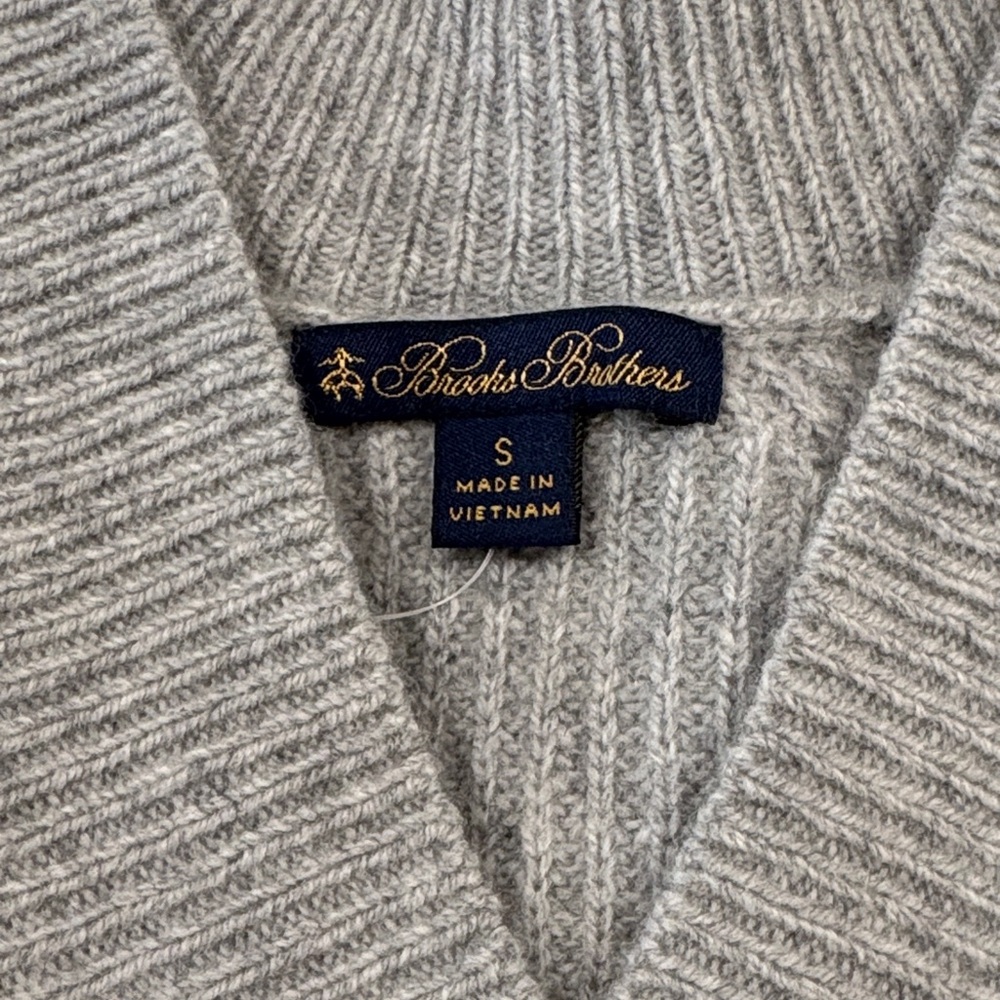 Brooks Brothers Light Gray V-Neck Ribbed Sweater - Picture 2 of 5